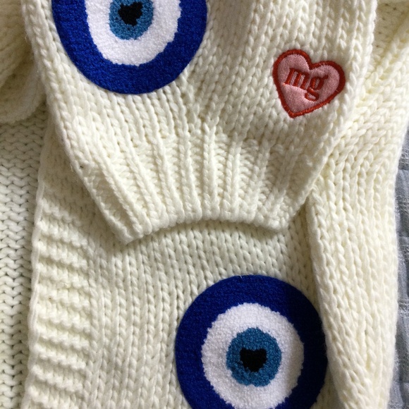 NWT More-Grand oversized sweater with  applications target/hearts sz M/L - Picture 15 of 16